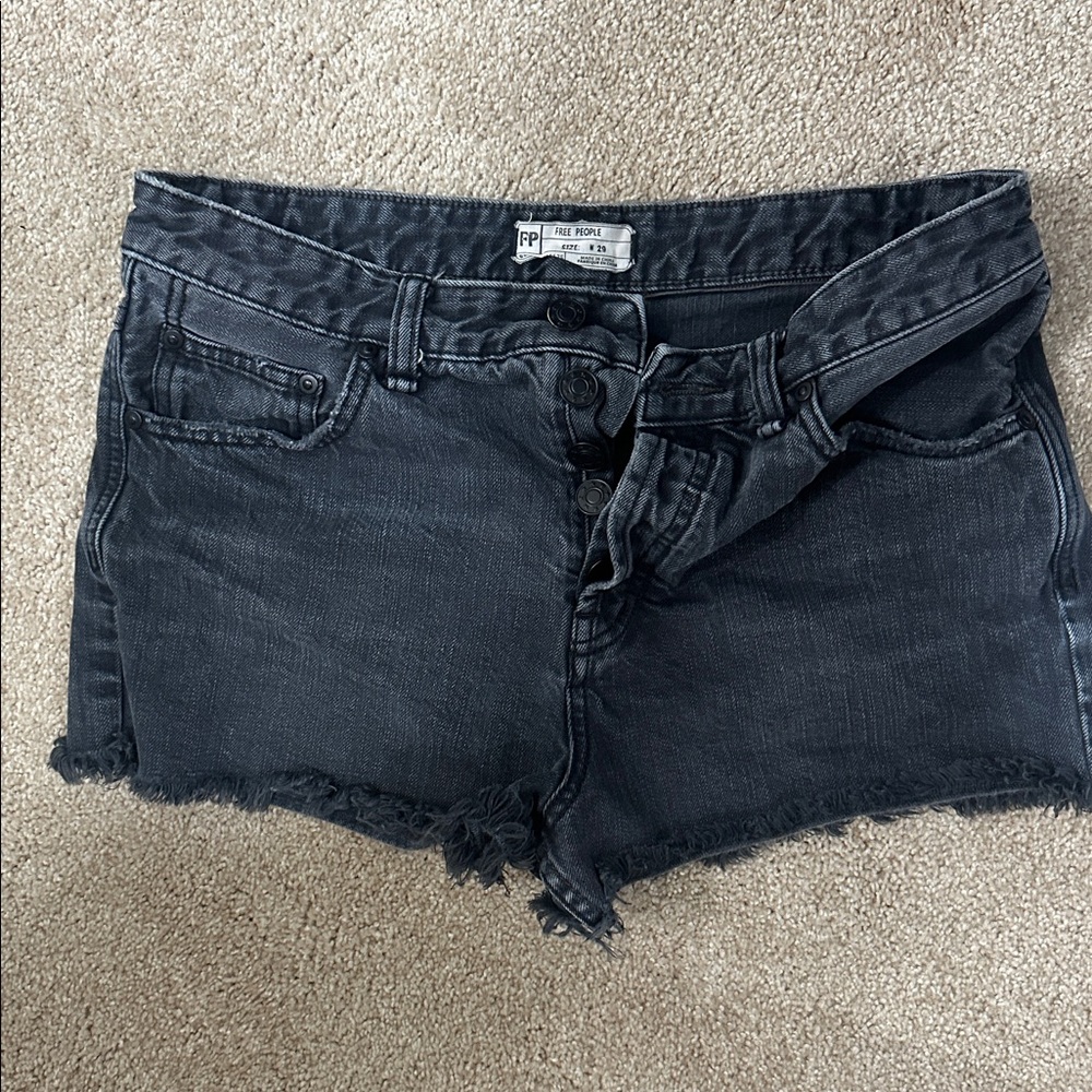 Free People Distressed denim shortie shorts Sz29